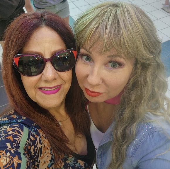 Meet your Posher, Delane - Picture 3 of 7